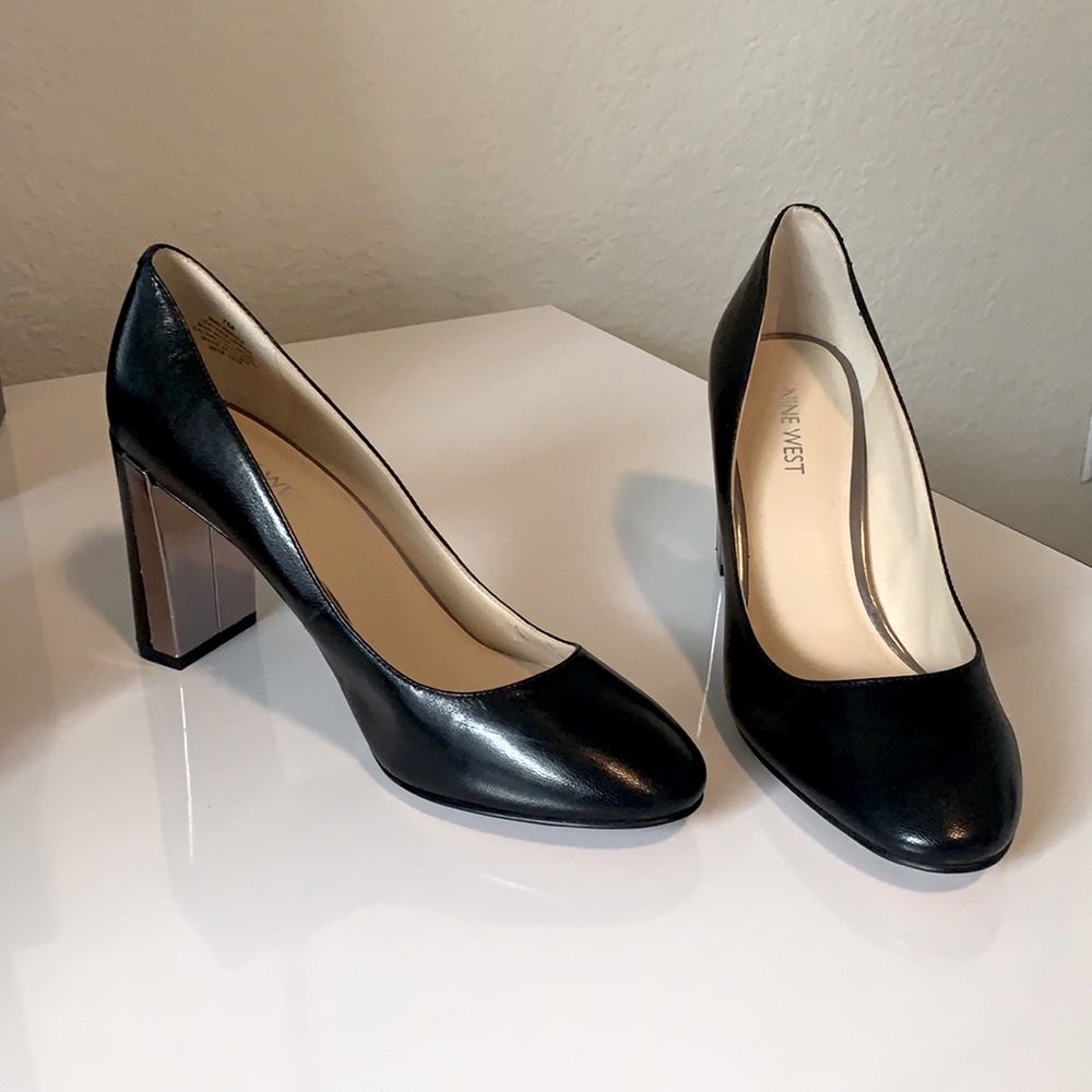 Nine West 7M Black Pumps / Stacked Heel